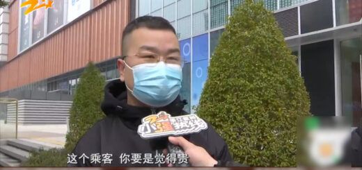 出租车司机贾师傅接受采访，讲述98元车费纠纷
